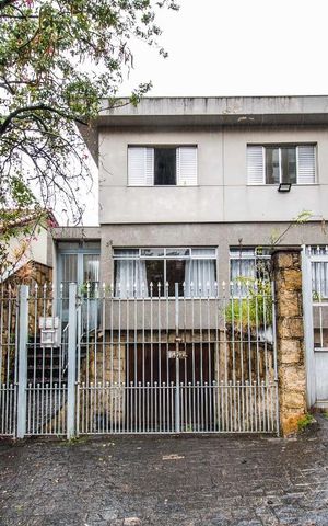 Casa à venda com 250m², 3 quartos e 7 vagasFachada