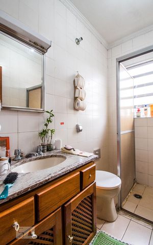 Casa à venda com 250m², 3 quartos e 7 vagasBanheiro da Suíte 1