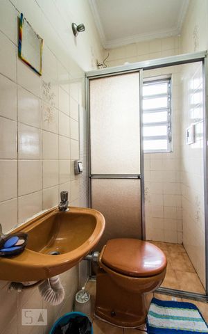 Casa à venda com 250m², 3 quartos e 7 vagasBanheiro de Serviço