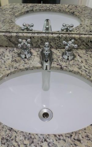 Studio para alugar com 30m², 1 quarto e 1 vagaPia do banheiro