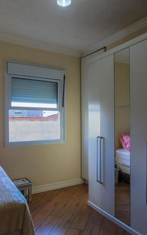 Apartamento à venda com 99m², 2 quartos e sem vaga Apartamento à venda com 99m², 2 quartos e sem vagaArmário do Quarto 1