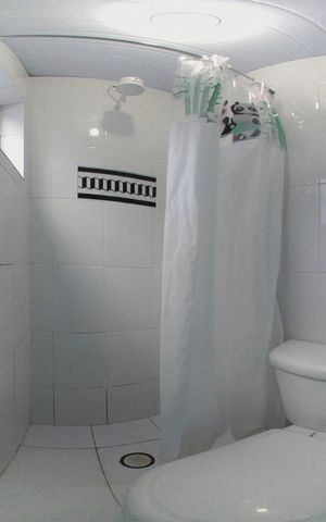 Apartamento à venda com 99m², 2 quartos e sem vaga Apartamento à venda com 99m², 2 quartos e sem vagaBanheiro de Serviço