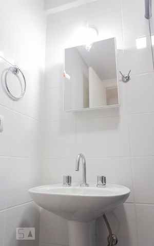 Apartamento para alugar com 76m², 2 quartos e 1 vagaBanheiro