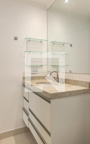 Apartamento à venda com 48m², 1 quarto e 1 vaga Apartamento à venda com 48m², 1 quarto e 1 vagaBanheiro da Suíte
