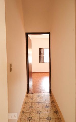 Casa à venda com 90m², 2 quartos e sem vaga Casa à venda com 90m², 2 quartos e sem vagaCorredor