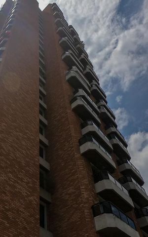 Apartamento à venda com 272m², 4 quartos e 4 vagas Apartamento à venda com 272m², 4 quartos e 4 vagasFachada