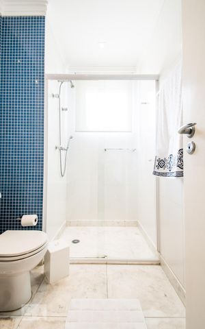 Apartamento à venda com 326m², 4 quartos e 5 vagasBanheiro da Suíte 1