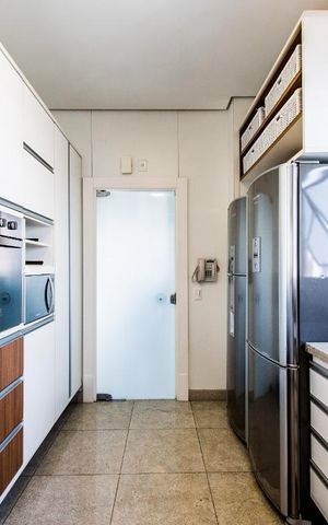 Apartamento à venda com 326m², 4 quartos e 5 vagasCozinha