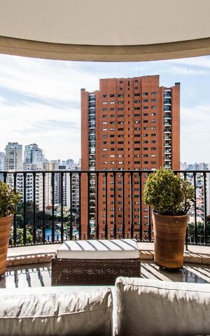 Apartamento à venda com 326m², 4 quartos e 5 vagasVaranda da Sala 1