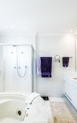 Apartamento à venda com 326m², 4 quartos e 5 vagasBanheiro da Suíte 3