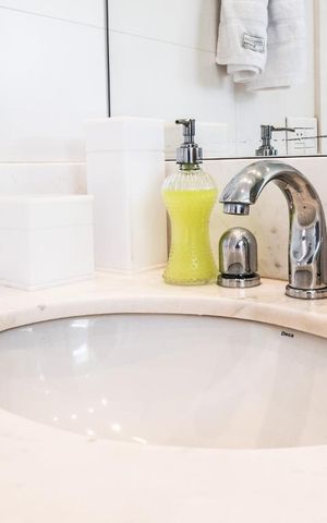 Apartamento à venda com 326m², 4 quartos e 5 vagasBanheiro da  Suíte 2