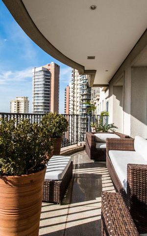Apartamento à venda com 326m², 4 quartos e 5 vagasVaranda da Sala 1