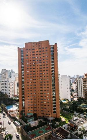 Apartamento à venda com 326m², 4 quartos e 5 vagasVista da Suíte 3