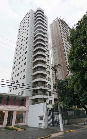 Apartamento à venda com 214m², 3 quartos e 3 vagasFachada