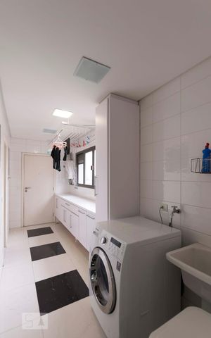 Apartamento à venda com 214m², 3 quartos e 3 vagasÁrea de serviço