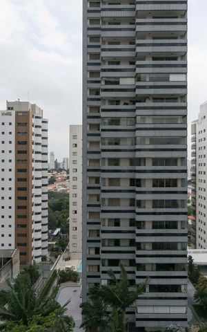 Apartamento à venda com 214m², 3 quartos e 3 vagasVista