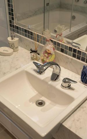 Apartamento à venda com 214m², 3 quartos e 3 vagasSuíte 1 - Banheiro (Pia)