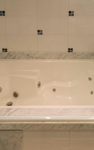 Apartamento à venda com 214m², 3 quartos e 3 vagasSuíte 1 - Banheiro (Banheira)