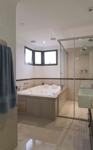 Apartamento à venda com 214m², 3 quartos e 3 vagasSuíte 3 - Banheiro