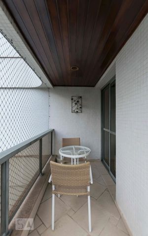 Apartamento à venda com 214m², 3 quartos e 3 vagasVaranda