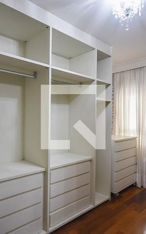 Apartamento para alugar com 181m², 3 quartos e 3 vagas Apartamento para alugar com 181m², 3 quartos e 3 vagasArmário da Suíte 3