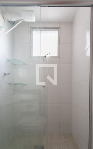 Apartamento à venda com 70m², 2 quartos e 2 vagas Apartamento à venda com 70m², 2 quartos e 2 vagasBanheiro da Suíte