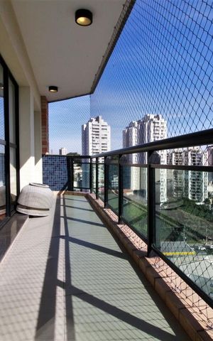 Apartamento à venda com 282m², 3 quartos e 4 vagasVaranda
