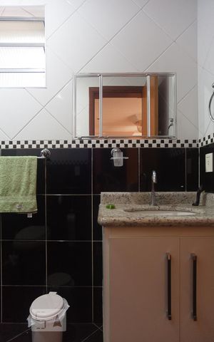 Casa de condomínio à venda com 250m², 5 quartos e 3 vagas Casa de condomínio à venda com 250m², 5 quartos e 3 vagasBanheiro