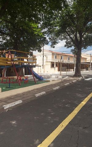 Casa de condomínio à venda com 250m², 5 quartos e 3 vagas Casa de condomínio à venda com 250m², 5 quartos e 3 vagasCondomínio - playground