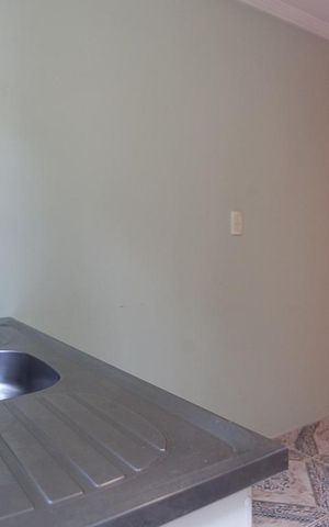 Casa de condomínio à venda com 250m², 5 quartos e 3 vagas Casa de condomínio à venda com 250m², 5 quartos e 3 vagasEdícula - cozinha