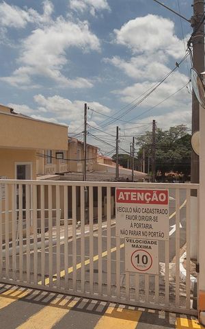 Casa de condomínio à venda com 250m², 5 quartos e 3 vagas Casa de condomínio à venda com 250m², 5 quartos e 3 vagasFachada do condominio