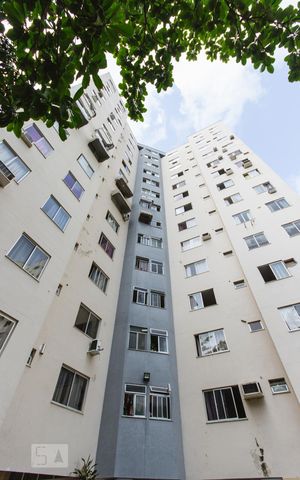 Apartamento à venda com 50m², 2 quartos e 1 vaga Apartamento à venda com 50m², 2 quartos e 1 vagaFachada