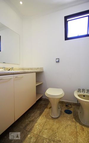 Apartamento à venda com 230m², 3 quartos e 4 vagasBanheiro da suíte 1