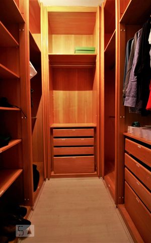 Apartamento à venda com 230m², 3 quartos e 4 vagasCloset