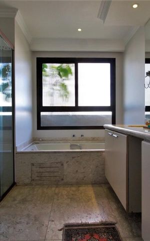 Apartamento à venda com 230m², 3 quartos e 4 vagasBanheiro da suíte 3