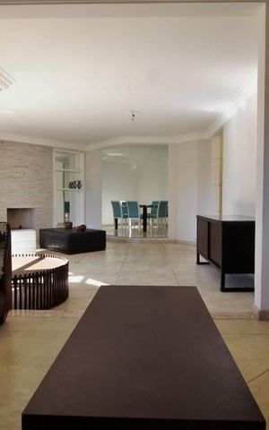Apartamento à venda com 230m², 3 quartos e 4 vagasSala