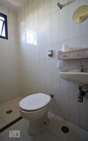 Apartamento à venda com 230m², 3 quartos e 4 vagasBanheiro de serviço
