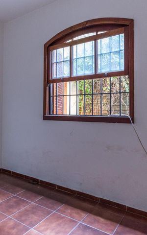 Casa para alugar com 483m², 4 quartos e 6 vagasQuarto de Serviço 1
