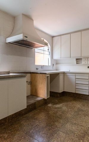Casa para alugar com 483m², 4 quartos e 6 vagasCozinha