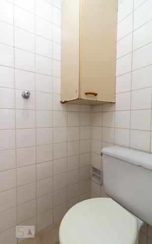 Apartamento para alugar com 70m², 2 quartos e 1 vagaBanheiro de Serviço