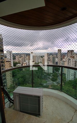Apartamento à venda com 235m², 3 quartos e 4 vagas Apartamento à venda com 235m², 3 quartos e 4 vagasvaranda da Suíte 3