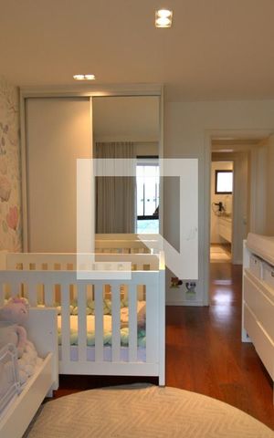 Apartamento à venda com 235m², 3 quartos e 4 vagas Apartamento à venda com 235m², 3 quartos e 4 vagasSuíte 1