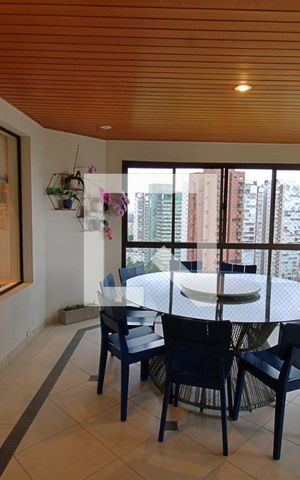 Apartamento à venda com 235m², 3 quartos e 4 vagas Apartamento à venda com 235m², 3 quartos e 4 vagasVaranda gourmet