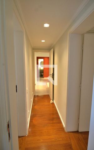 Apartamento à venda com 235m², 3 quartos e 4 vagas Apartamento à venda com 235m², 3 quartos e 4 vagasCorredor