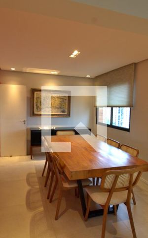 Apartamento à venda com 235m², 3 quartos e 4 vagas Apartamento à venda com 235m², 3 quartos e 4 vagasSala de Jantar