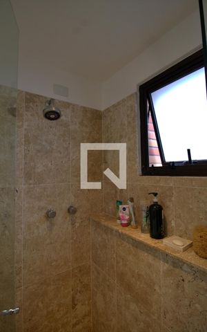 Apartamento à venda com 235m², 3 quartos e 4 vagas Apartamento à venda com 235m², 3 quartos e 4 vagasBanheiro da Suíte 3