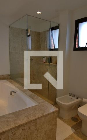 Apartamento à venda com 235m², 3 quartos e 4 vagas Apartamento à venda com 235m², 3 quartos e 4 vagasBanheiro da Suíte 3