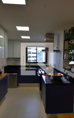 Apartamento à venda com 235m², 3 quartos e 4 vagas Apartamento à venda com 235m², 3 quartos e 4 vagasCozinha
