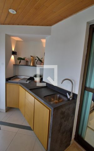 Apartamento à venda com 235m², 3 quartos e 4 vagas Apartamento à venda com 235m², 3 quartos e 4 vagasVaranda gourmet