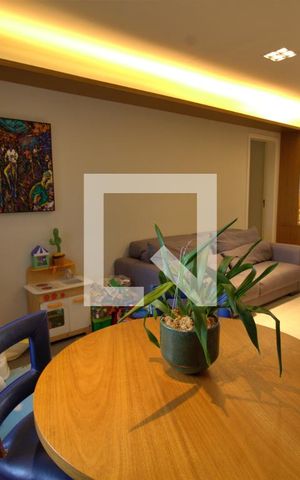 Apartamento à venda com 235m², 3 quartos e 4 vagas Apartamento à venda com 235m², 3 quartos e 4 vagasSala 3